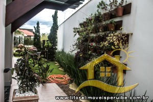 Casa - Assobradada com 5 dormitórios (sendo 5 suite(s)) a 0,00 metros praia.