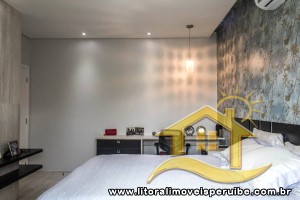 Casa - Assobradada com 5 dormitórios (sendo 5 suite(s)) a 0,00 metros praia.