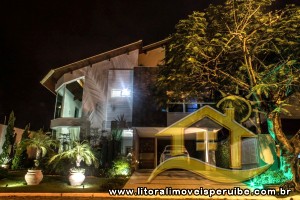 Casa - Assobradada com 5 dormitórios (sendo 5 suite(s)) a 0,00 metros praia.