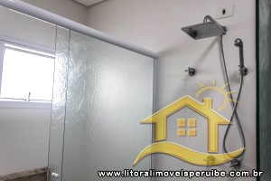 Casa - Assobradada com 5 dormitórios (sendo 5 suite(s)) a 0,00 metros praia.
