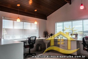 Casa - Assobradada com 5 dormitórios (sendo 5 suite(s)) a 0,00 metros praia.