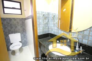 Apartamento - Térreo com 2 quartos (sendo 2 suite(s)) a 700,00 metros praia.