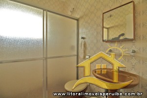 Casa - Térrea com 2 dormitórios (sendo 1 suite(s)) a 50,00 metros praia.