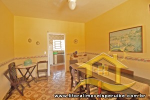 Casa - Térrea com 2 dormitórios (sendo 1 suite(s)) a 50,00 metros praia.