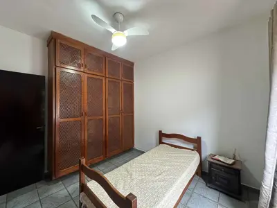 Casa - Térrea com 3 quartos (sendo 1 suite(s)) a 80,00 metros praia.
