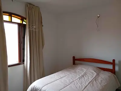 Casa - Térrea com 3 quartos (sendo 1 suite(s)) a 80,00 metros praia.