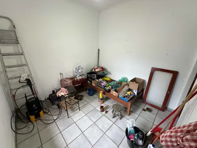 Casa - Térrea com 3 quartos (sendo 1 suite(s)) a 80,00 metros praia.