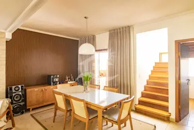 Casa - Sobrado com 3 quartos (sendo 3 suite(s)) a 3,00 metros praia.