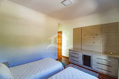 Casa - Sobrado com 3 quartos (sendo 3 suite(s)) a 3,00 metros praia.