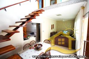 Casa - Sobrado com 3 quartos (sendo 2 suite(s)) a 0,00 metros praia.