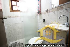 Casa - Sobrado com 3 quartos (sendo 2 suite(s)) a 0,00 metros praia.