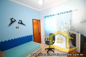 Casa - Sobrado com 3 quartos (sendo 2 suite(s)) a 0,00 metros praia.
