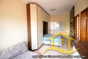 Casa - Sobrado com 3 quartos (sendo 2 suite(s)) a 0,00 metros praia.