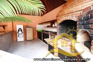 Casa - Sobrado com 3 quartos (sendo 2 suite(s)) a 0,00 metros praia.