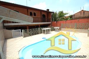 Casa - Sobrado com 3 quartos (sendo 2 suite(s)) a 0,00 metros praia.