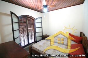 Casa - Sobrado com 3 quartos (sendo 2 suite(s)) a 0,00 metros praia.
