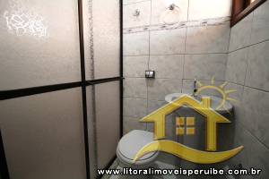 Casa - Sobrado com 3 quartos (sendo 2 suite(s)) a 0,00 metros praia.