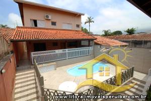 Casa - Sobrado com 3 quartos (sendo 2 suite(s)) a 0,00 metros praia.