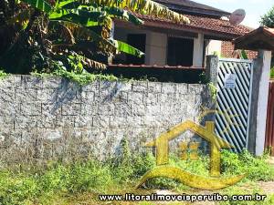 Terreno - Amplo com 0 dormitórios (sendo 0 suite(s)) a 500,00 metros praia.