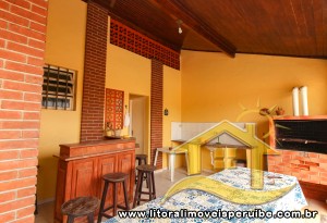 Casa - Térrea com piscina com 2 quartos (sendo 1 suite(s)) a 700,00 metros praia.