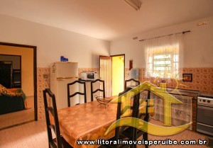 Casa - Térrea com piscina com 2 quartos (sendo 1 suite(s)) a 700,00 metros praia.