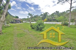 Casa para venda no bairro 12, em Peruíbe / SP.
