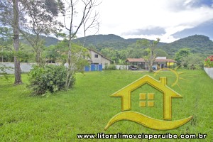 Casa para venda no bairro 12, em Peruíbe / SP.