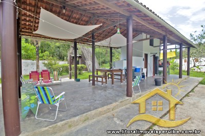 Casa para venda no bairro 12, em Peruíbe / SP.