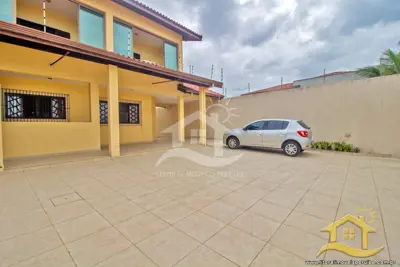 Casa para venda no bairro 59, em Peruíbe / SP.