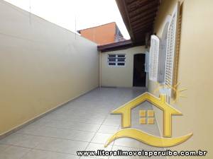 Casa - Sobrado com 6 dormitórios (sendo 4 suite(s)) a 4,00 metros praia.