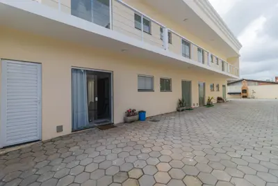 Apartamento - Kitnet com 1 quartos (sendo 0 suite(s)) a 1600,00 metros praia.