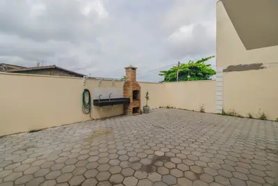 Apartamento - Kitnet com 1 quartos (sendo 0 suite(s)) a 1600,00 metros praia.