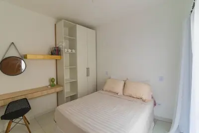 Apartamento - Kitnet com 1 quartos (sendo 0 suite(s)) a 1600,00 metros praia.