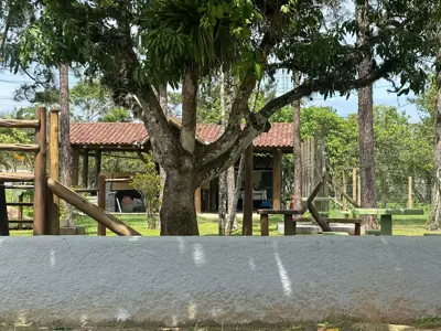 Casa - Térrea com 3 quartos (sendo 1 suite(s)) a 1500,00 metros praia.