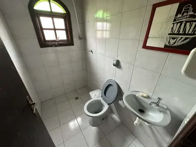 Casa - Térrea com 3 quartos (sendo 1 suite(s)) a 1500,00 metros praia.