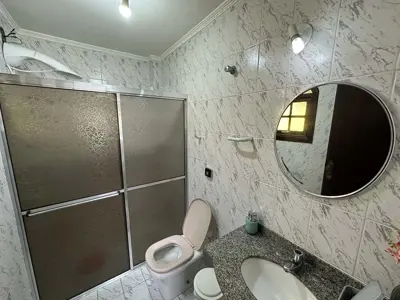 Casa - Térrea com 3 quartos (sendo 1 suite(s)) a 1500,00 metros praia.