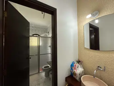 Casa - Térrea com 3 quartos (sendo 1 suite(s)) a 1500,00 metros praia.