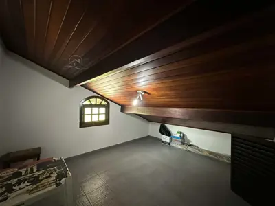 Casa - Térrea com 3 quartos (sendo 1 suite(s)) a 1500,00 metros praia.