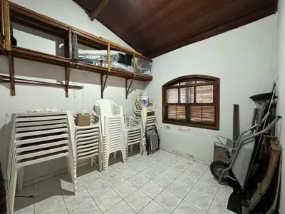 Casa - Térrea com 3 quartos (sendo 1 suite(s)) a 1500,00 metros praia.