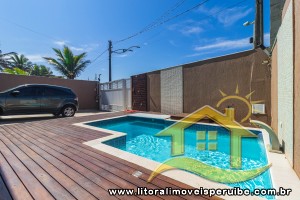 Casa - Sobrado com 5 dormitórios (sendo 5 suite(s)) a 0,00 metros praia.