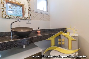 Casa - Sobrado com 5 dormitórios (sendo 5 suite(s)) a 0,00 metros praia.
