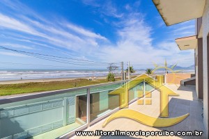 Casa - Sobrado com 5 dormitórios (sendo 5 suite(s)) a 0,00 metros praia.