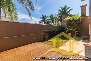 Casa - Sobrado com 5 dormitórios (sendo 5 suite(s)) a 0,00 metros praia.