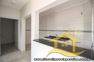 Apartamento - Kitnet com 1 dormitórios (sendo 0 suite(s)) a 1300,00 metros praia.