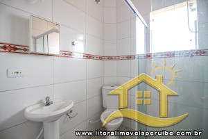 Apartamento - Kitnet com 1 dormitórios (sendo 0 suite(s)) a 1300,00 metros praia.