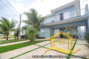 Casa - Assobradada com 3 dormitórios (sendo 3 suite(s)) a 0,00 metros praia.
