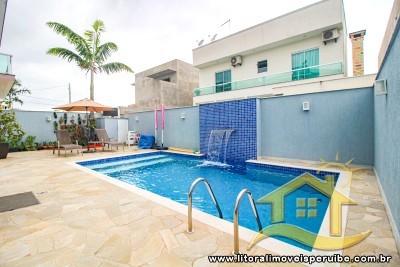 Casa - Assobradada com 3 dormitórios (sendo 3 suite(s)) a 0,00 metros praia.