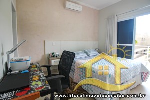 Casa - Assobradada com 3 dormitórios (sendo 3 suite(s)) a 0,00 metros praia.