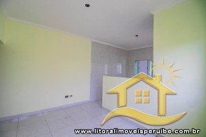 Casa - Térrea com 2 quartos (sendo 1 suite(s)) a 2000,00 metros praia.