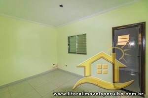 Casa - Térrea com 2 quartos (sendo 1 suite(s)) a 2000,00 metros praia.